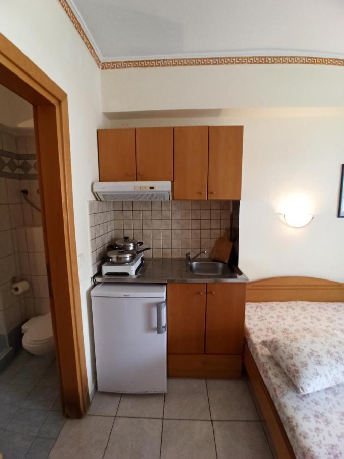 Villa Cosmos Inn Olympiakí Aktí Esterno foto