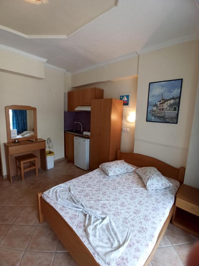 Villa Cosmos Inn Olympiakí Aktí Esterno foto