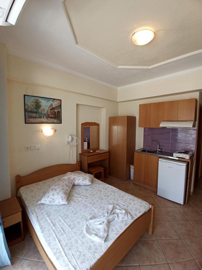 Villa Cosmos Inn Olympiakí Aktí Esterno foto
