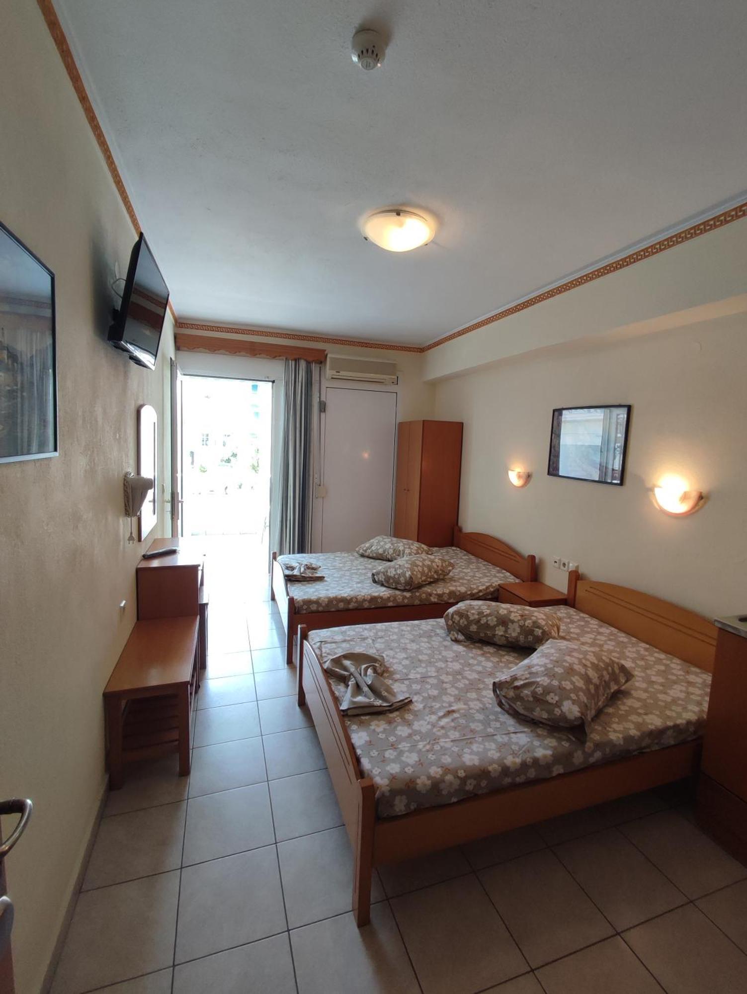 Villa Cosmos Inn Olympiakí Aktí Esterno foto